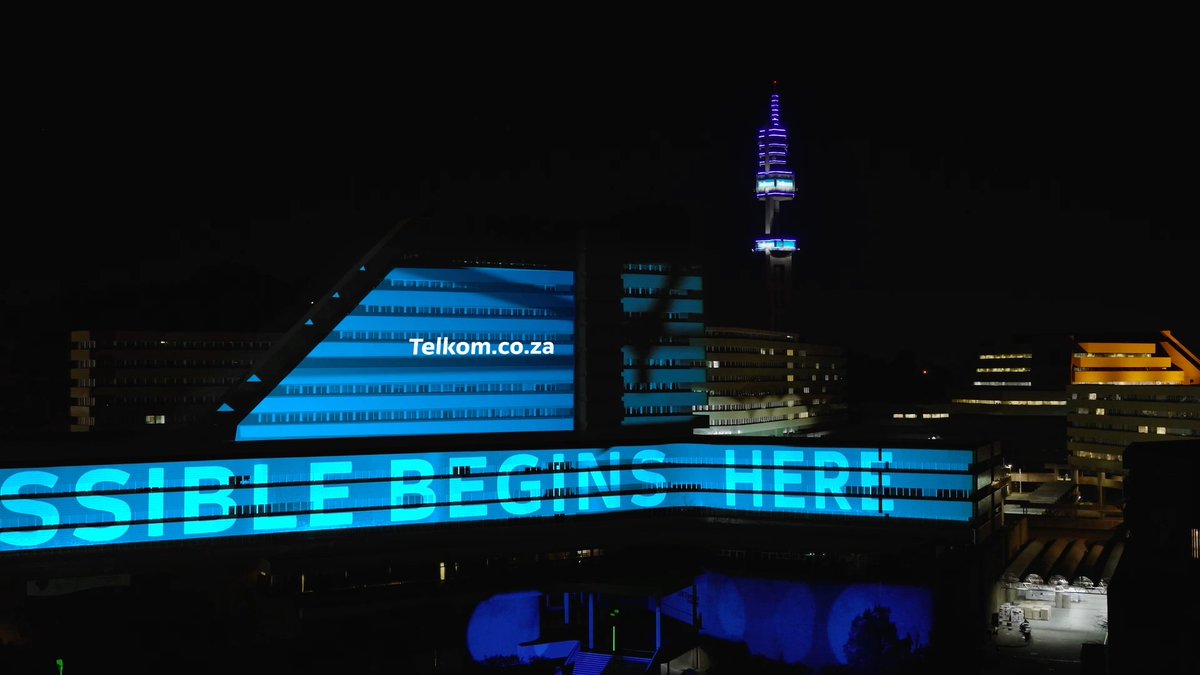 Nazo! Our spectacular visual projection on the UNISA building is live! ✨ #PossibleBeginsHere has transformed the city skyline 🤩🏙️ Have you seen it? Share your pics with us using #PossibleBeginsHere 📱 #PossibleBeginsWithTelkom
