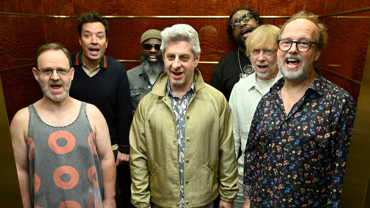 .Phish in an elevator! #FallonTonight