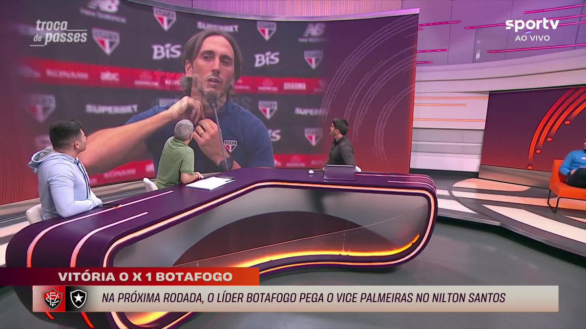 Irritado e sarcástico, Zubeldía protesta contra árbitro após derrota do São Paulo: "Eu o felicito" ▶️ Veja como foi a coletiva do treinador do São Paulo: