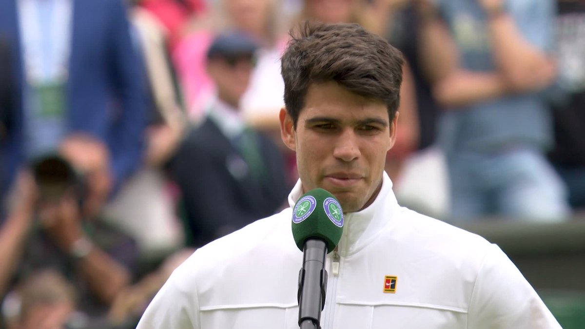 Alcaraz had a hilarious moment talking about the Euros at Wimbledon Carlos: “It’s gonna be a good day for Spanish people as well.” *crowd boos* 😂 Carlos: “I didn’t say Spain is gonna win. I’m just saying it’s gonna be a really fun day.” 😂