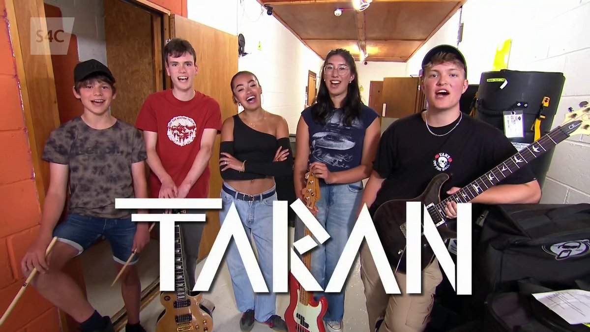 𝐄𝐂𝐒𝐆𝐋𝐈𝐖𝐒𝐈𝐅 – 𝐒𝐄𝐍𝐆𝐋 𝐍𝐄𝐖𝐘𝐃𝐃 𝐓𝐀𝐑𝐀𝐍 🎤 🎸 Dyma flas o EP newydd Taran, ac fe fydd y band yn perfformio yng ngŵyl Tafwyl yfory! 🎵 Taran.Band @tafwyl @mentercaerdydd @s4c