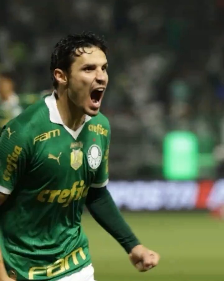 Tudo muito rápido: dominou, girou e mandou um 𝒇𝒊𝒏𝒆𝒔𝒔𝒆 𝒔𝒉𝒐𝒕. Gol de videogame? BRABO, Veiga! 🎮🔥 #AvantiPalestra