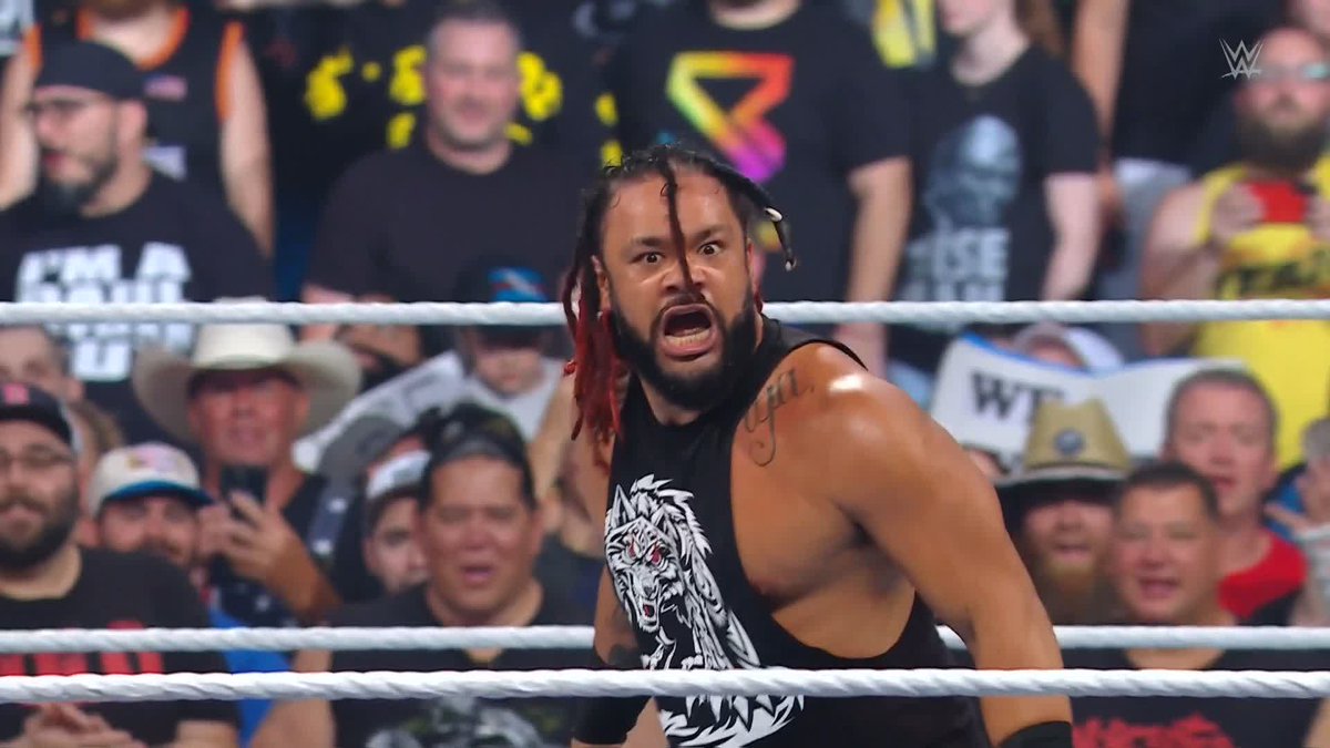OMG! 😱 Jacob Fatu..what are you doing?! #SmackDown