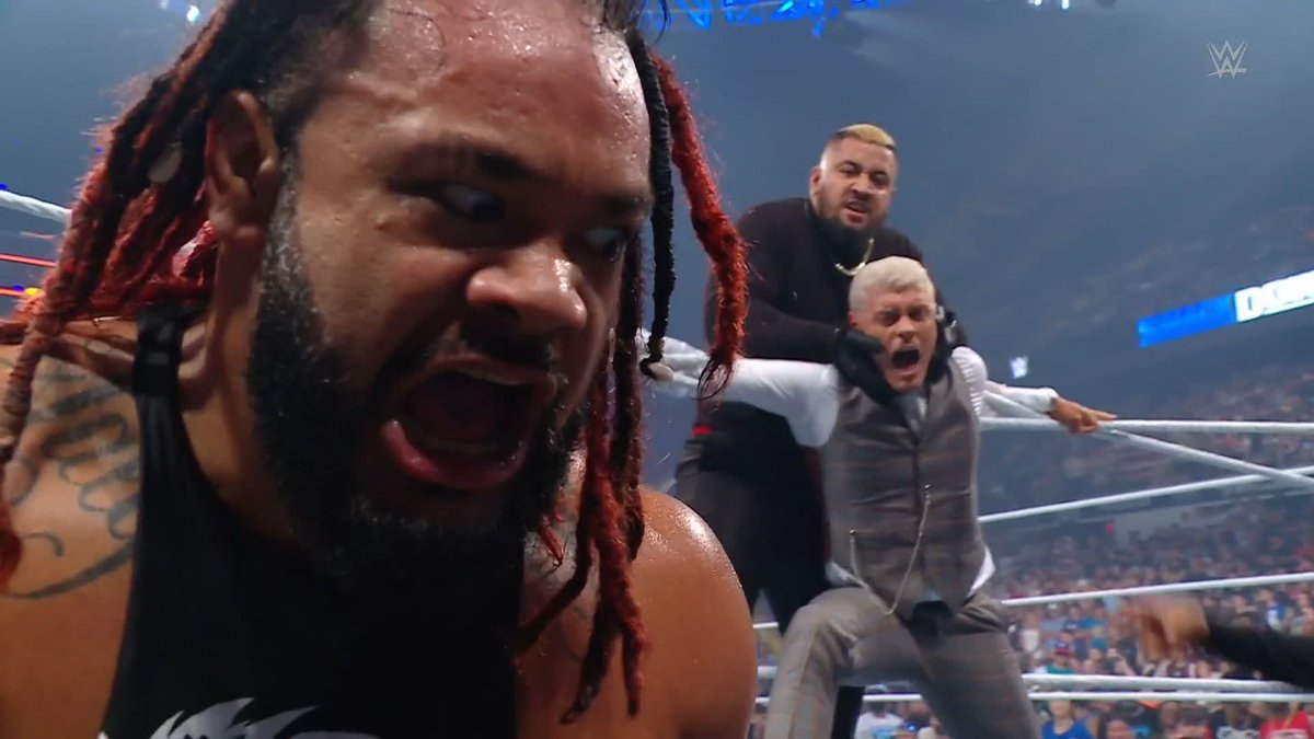 ACKNOWLEDGE THEM!! 😤☝️ #SmackDown