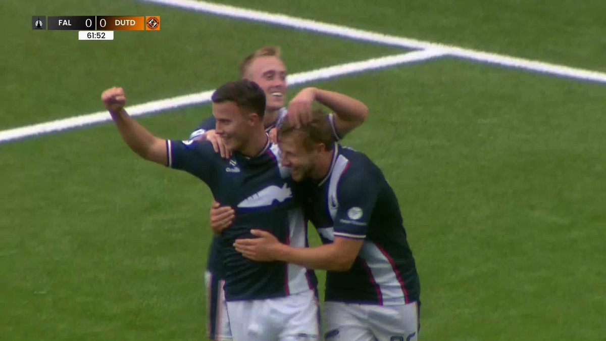 Dylan Tait fires Falkirk FC in front! 🔵 A clinical finish as the ball dropped to him from the corner 💥 #PremierSportsCup | SPFL