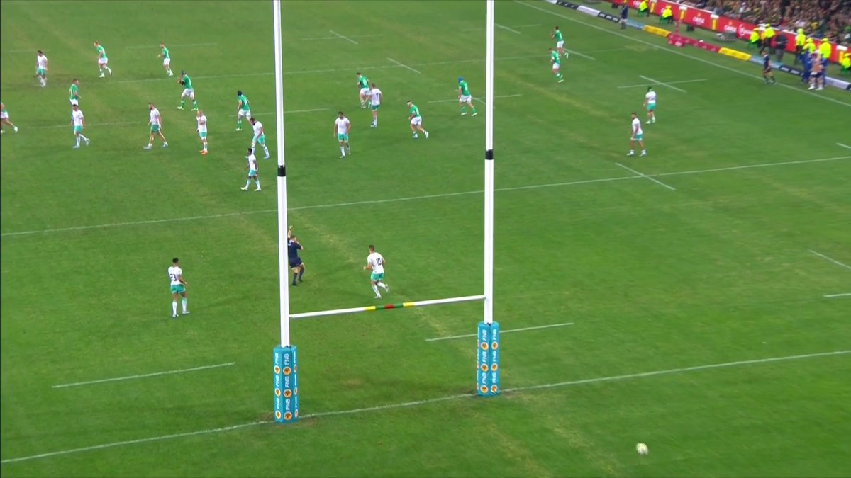WOW WHAT A KICK!🤯 Ciaran Frawley with a BEAUTY to keep Ireland's comeback hopes alive! 👏