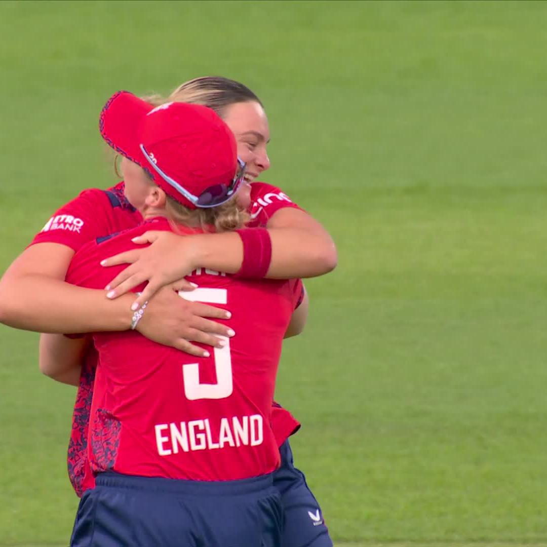The set up from Dani Gibson 🤌 #EnglandCricket