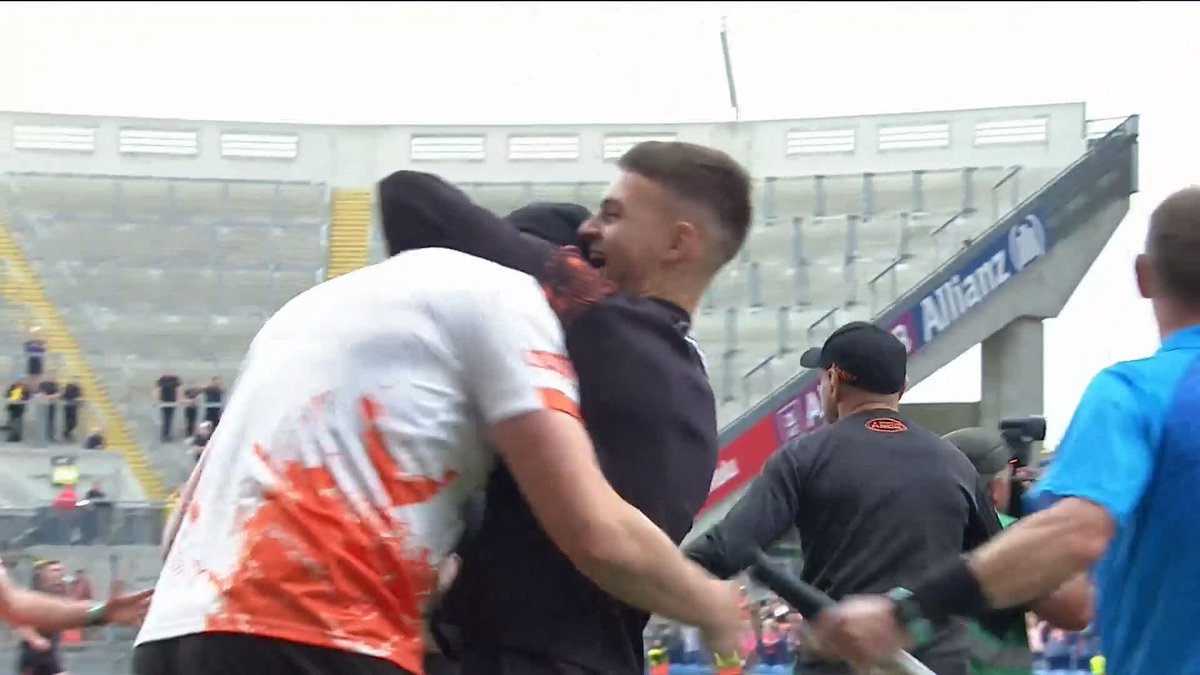 Tears of joy as Armagh reach their first All-Ireland final in 21 years. Here's how the final moments of extra-time unfolded against Kerry at Croke Park. 📲 Updates: 📺 Watch live: RTÉ2 & RTÉ Player: 📻 RTÉ Radio 1