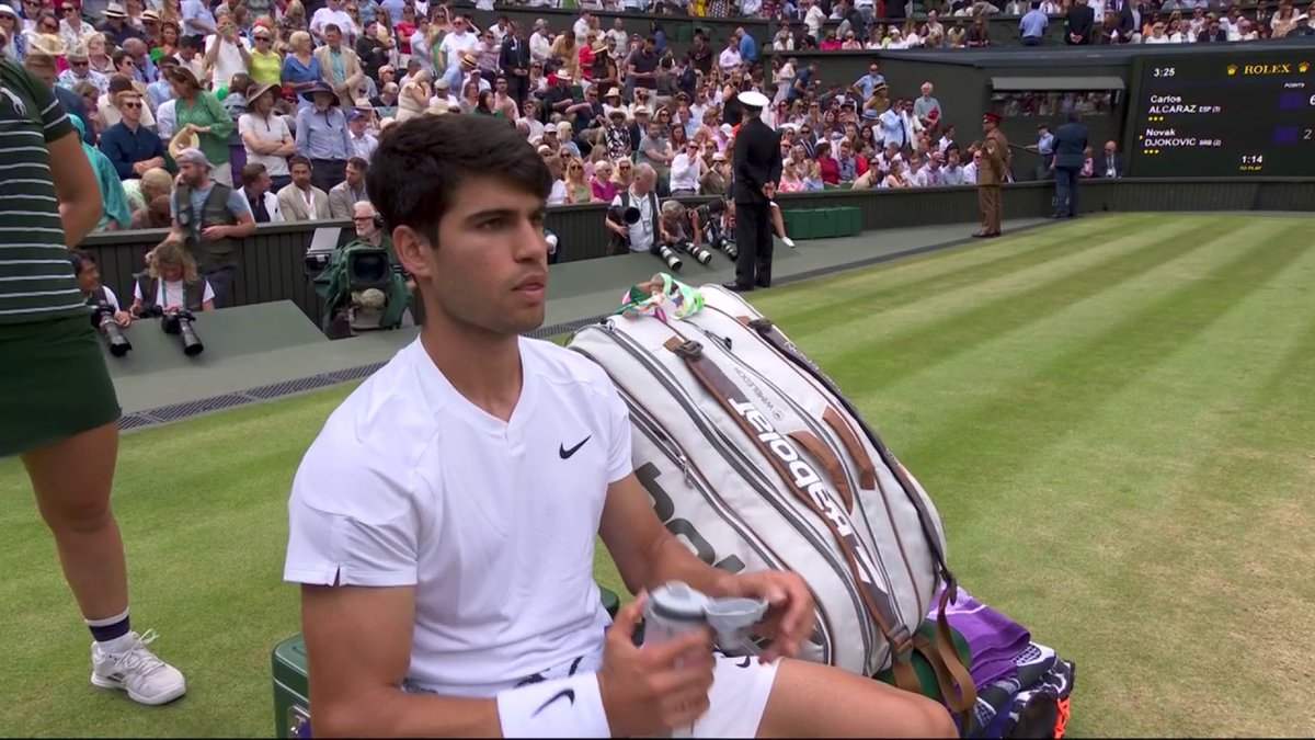 Carlos Alcaraz is flying 🔥 He's now two sets up in rapid time in the Wimbledon men's final. #BBCTennis #Wimbledon
