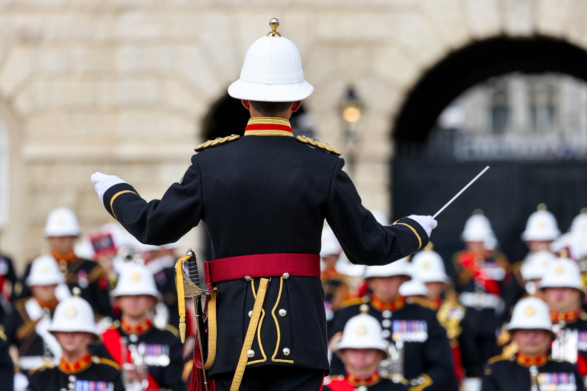 🏴󠁧󠁢󠁥󠁮󠁧󠁿 C'mon England 🏴󠁧󠁢󠁥󠁮󠁧󠁿 The Bands of HM Royal Marines England #EURO2024