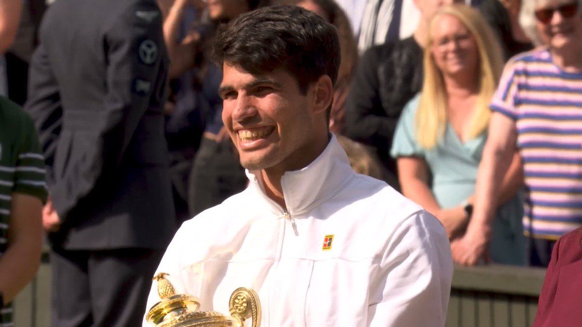 "He was definitely very hot today" 🔥 Novak Djokovic recognised how special Carlos Alcaraz was today on Centre Court 👏 #Wimbledon