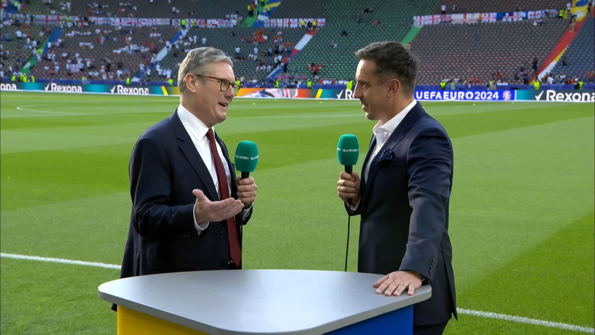 🗣️ "We're all really proud, the whole country is behind them." 🏴 Gary Neville speaks with the Prime Minister, Sir Keir Starmer. #ESPENG | #Euro2024 | Gary Neville