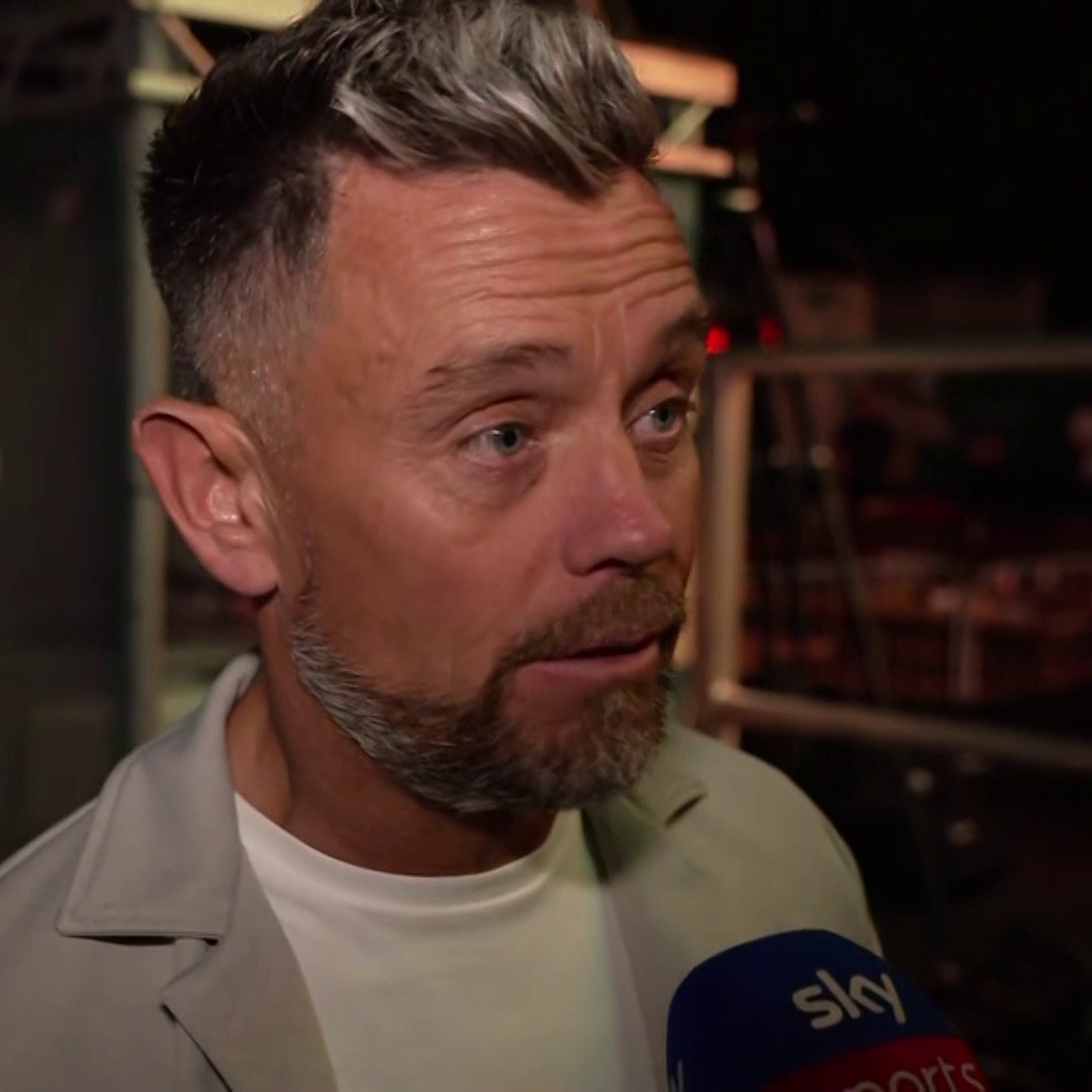 "Is it time for a change?" 🤔 Lee Hendrie says England have too many good players to not be winning the Euros...
