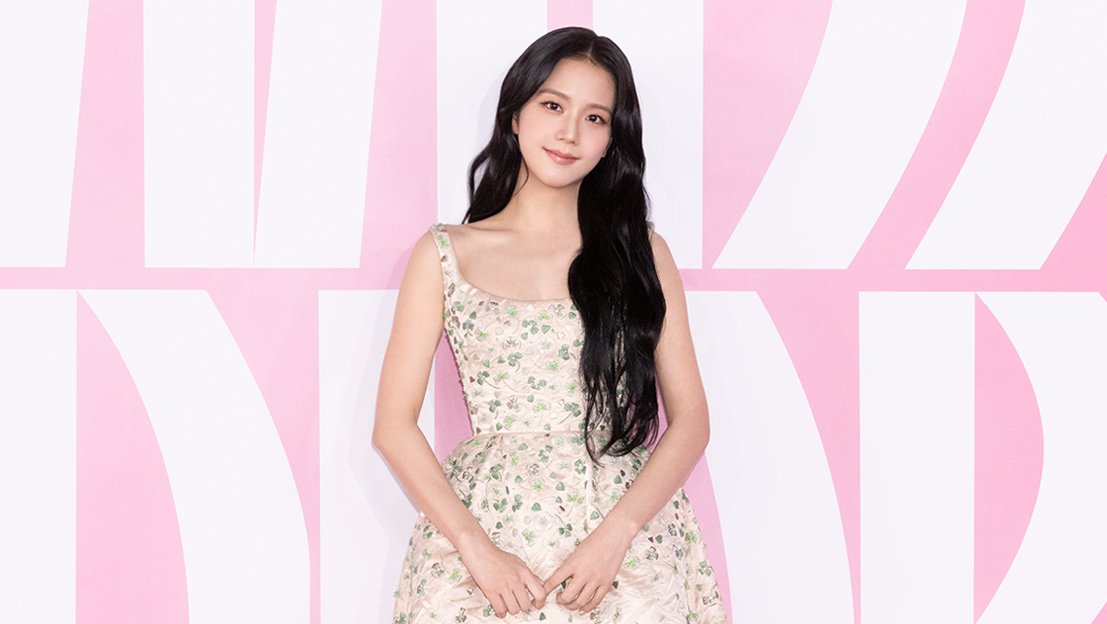 JISOO at Miss Dior Exhibition ‘Stories of a Miss’ Lost in JISOO Wonderland 🐰🩷 #JISOO #MissDior #MissDiorExhibition #LoveOutLoud