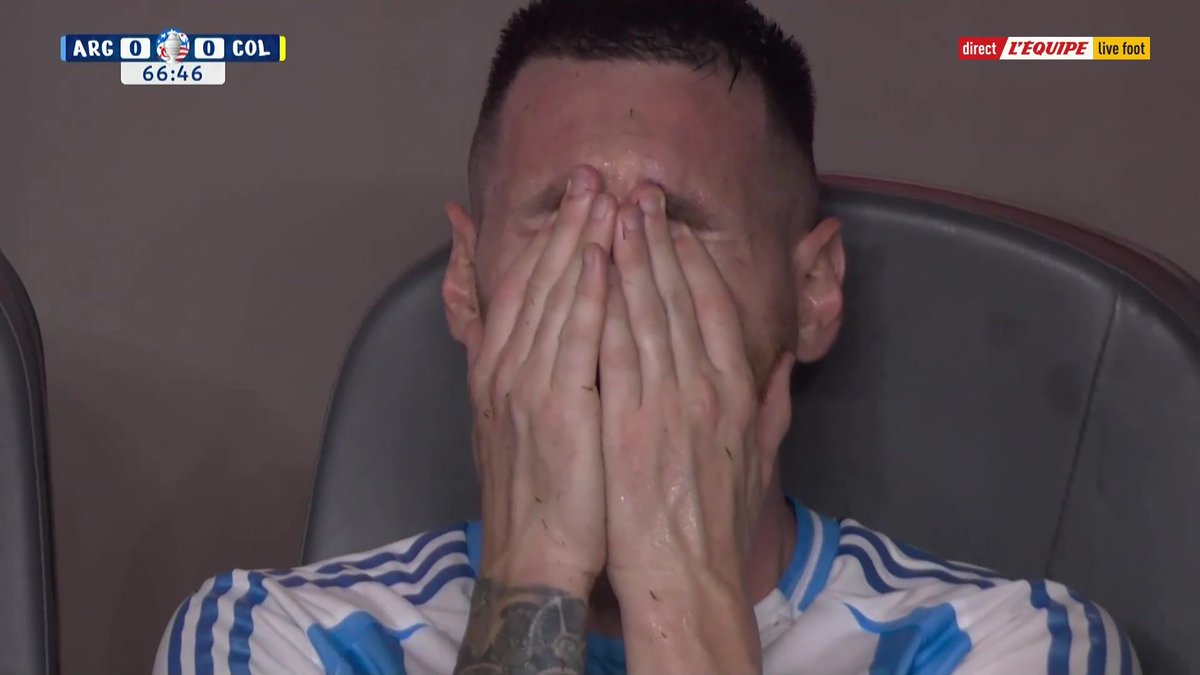 Ça sent bientôt la fin pour Lionel Messi, lâché par son corps dans cette finale de Copa América. 💔💔💔