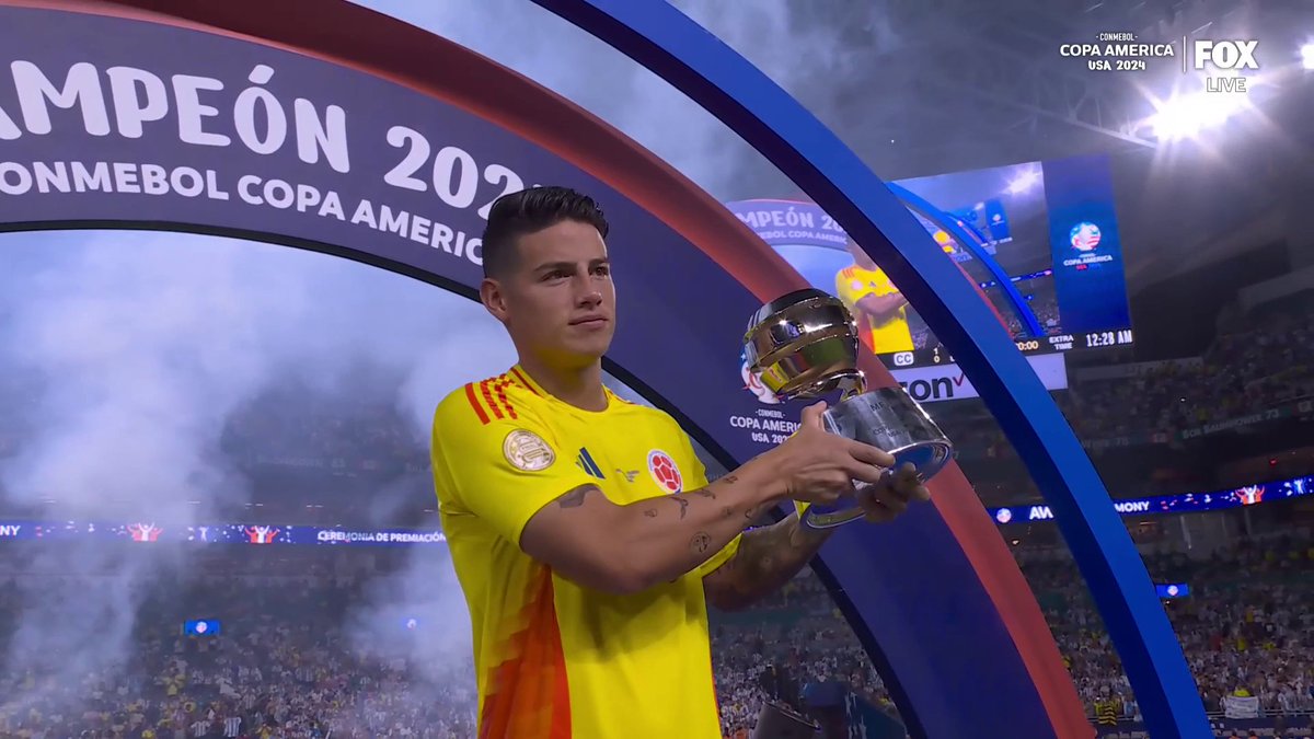James Rodríguez wins Best Player of the tournament 👏🏆🇨🇴