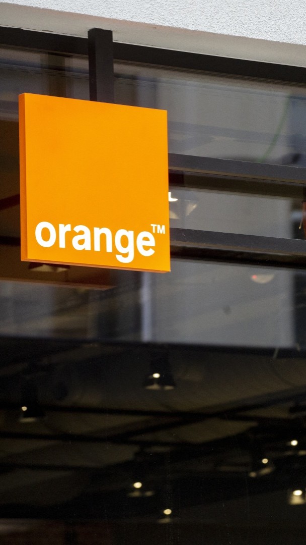 Comment Orange se prรฉpare pour les JO ๐ฒ๐ถ Orange sera l'unique opรฉrateur en charge du trafic mobile et des flux de donnรฉes pour les JO de Paris. Un challenge รฉnorme, l'รฉquivalent de "32 Coupes du monde de foot en mรชme temps". ๐ฌ Christel Heydemann, directrice gรฉnรฉrale @Orange