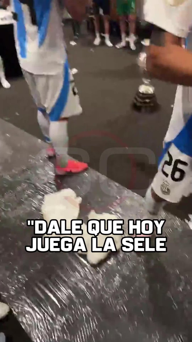 Y NO ME MOLESTEN... ¿QUE HOY BAILA GARNACHO? 🤣 🏆 Atención al espectacular momento en el vestuario de Argentina post título en la Copa América