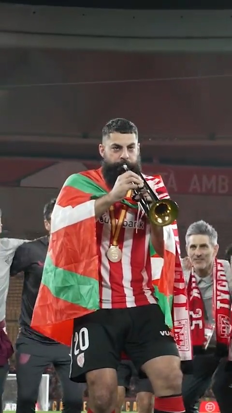 📽️ San Mamés no olvidará a 'El Búfalo' Villalibre. 💪 Toda la suerte del mundo en el futuro, Asier. #AthleticClub 🦁