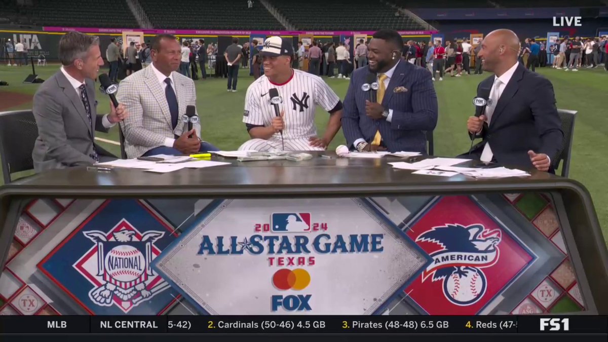"They want to win, they are really hungry to win... Most impressive fans I've ever played for." Juan Soto joins the show!