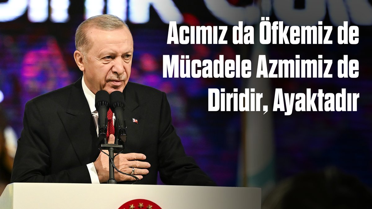 Zalime merhamet, mazluma zulümdür. 15 Temmuz’un üzerinden 8 sene geçmesine rağmen acımız da öfkemiz de tazedir; FETÖ’yle ve vesayetle mücadele azmimiz ilk günkü kadar diridir, güçlüdür, ayaktadır. Allah’ın izniyle bu kararlılığımızdan hiçbir surette taviz vermeyeceğiz.