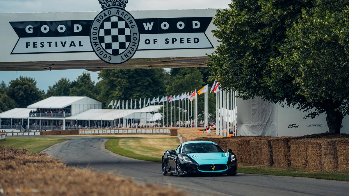 They say, "Don't push a new car too hard in the first few miles..." Clearly, this MC20 Leggenda had other ideas. #FOS Goodwood FOS #Hillclimb #MaseratiMC20Leggenda
