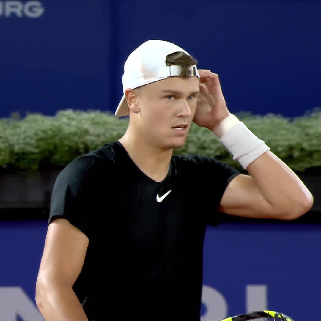 Dominant display 💪 No.2 seed Holger Rune defeats Marozsan 6-4 6-4 and moves into the last 16 #HamburgOpen