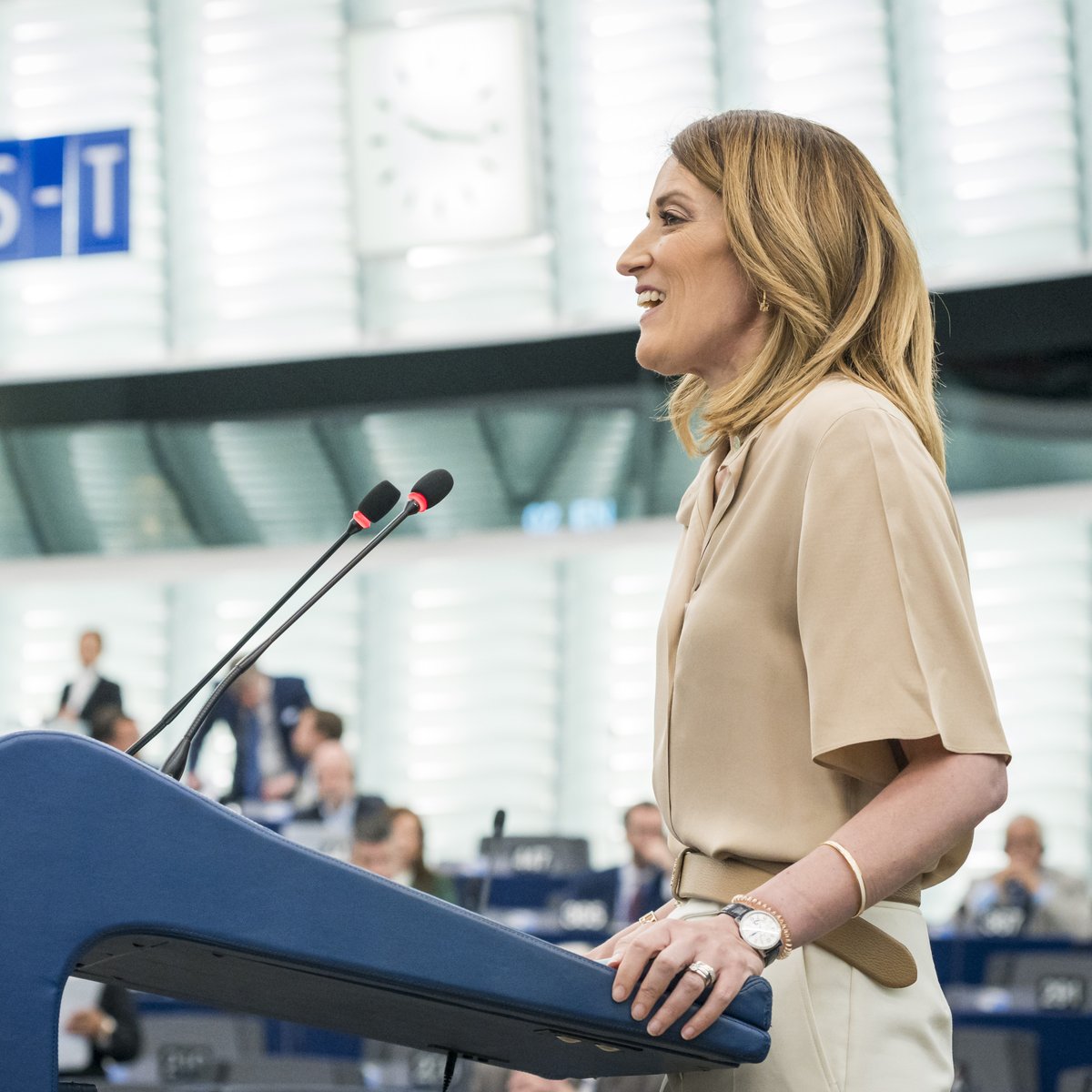 Together, we must stand up for the politics of hope, for the dream that is Europe. Because Europe is the answer. Europe is all of us.