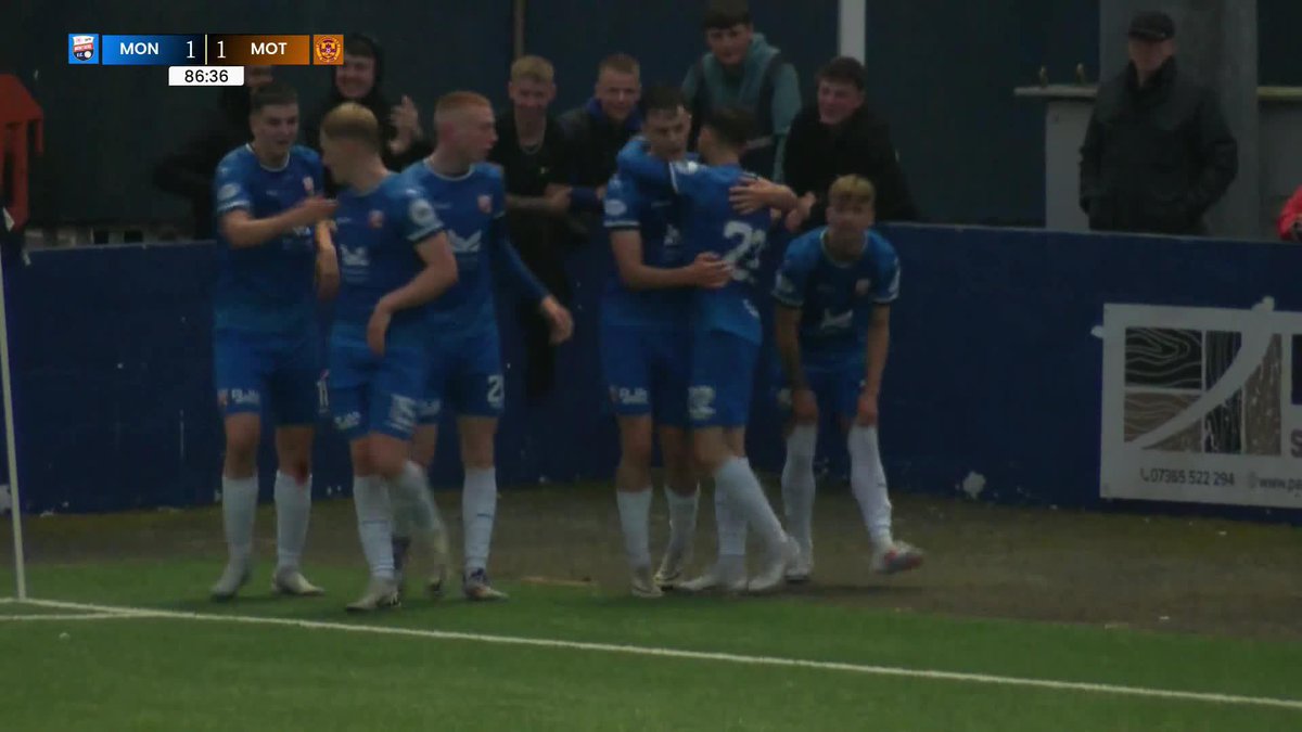 What a moment for Montrose FC 🙌 Ali Shrive does brilliantly to score a late equalising goal against Motherwell 👏 #PremierSportsCup