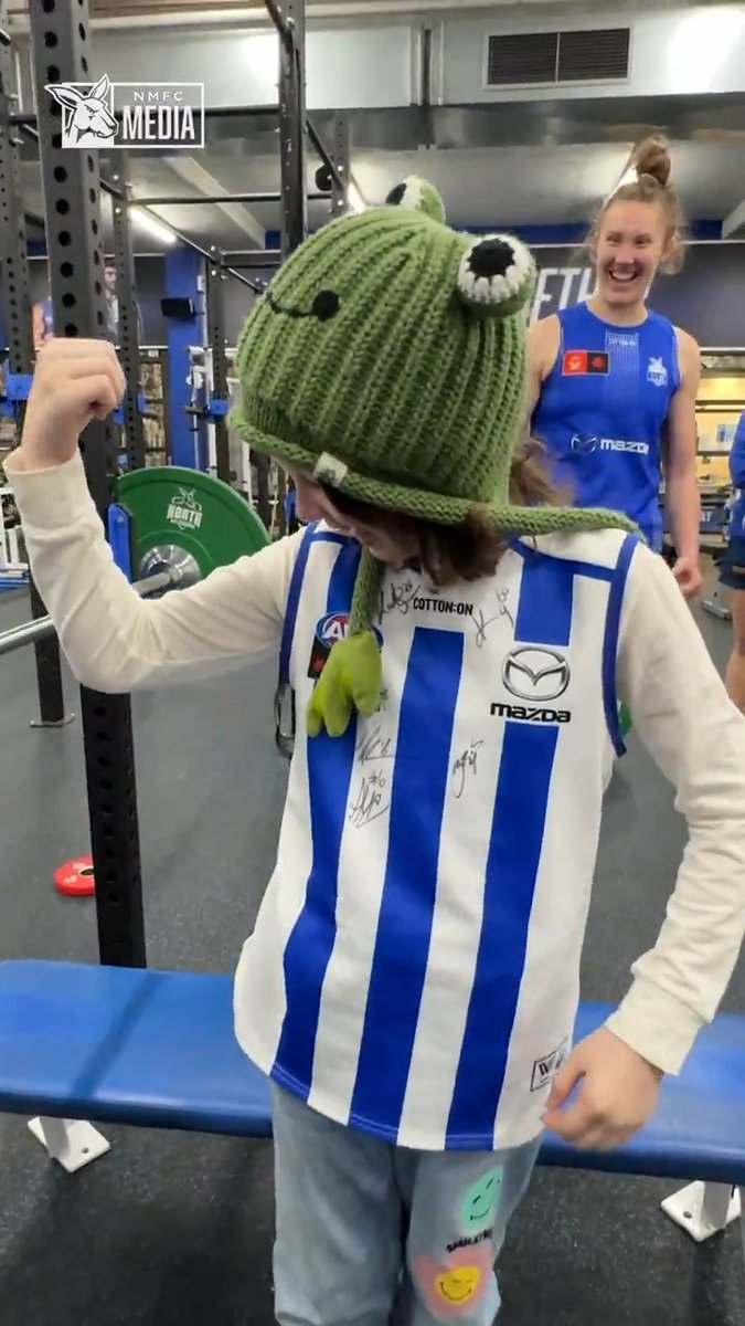 Remember Imogen, who melted our hearts on her way to the coin toss on Good Friday? Last week she came in to spend some time with her favourites, and get in a few reps with North Melbourne Women's 🏋️♀️ #Kangas