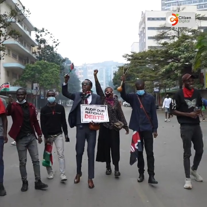 Kenya Protests: Police attack youth on the streets demonstrating against President William Ruto's government