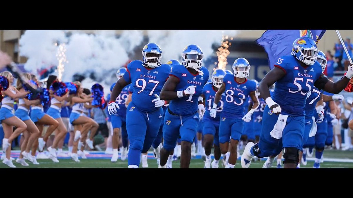 RT if you’re ready for KANSAS FOOTBALL. 🌾 👀