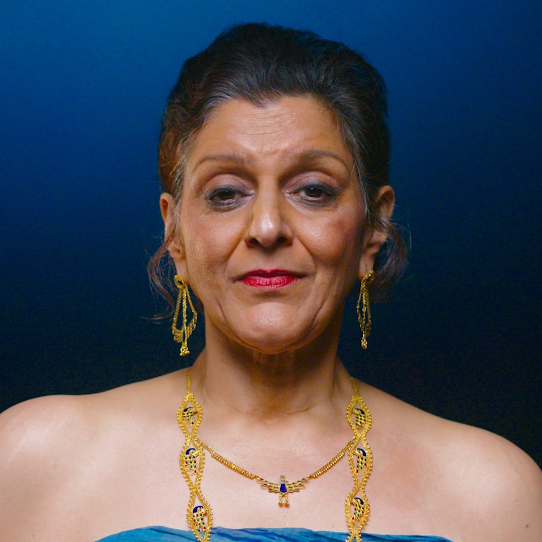 'I’m falling through a world, through time that makes no sense.' #MeeraSyal is Queenie in this vivid & heart-breaking family drama about life, immigration and the Indian spiritual cycle of death and rebirth. A Tupperware of Ashes plays in the #DorfmanTheatre from 25 September.