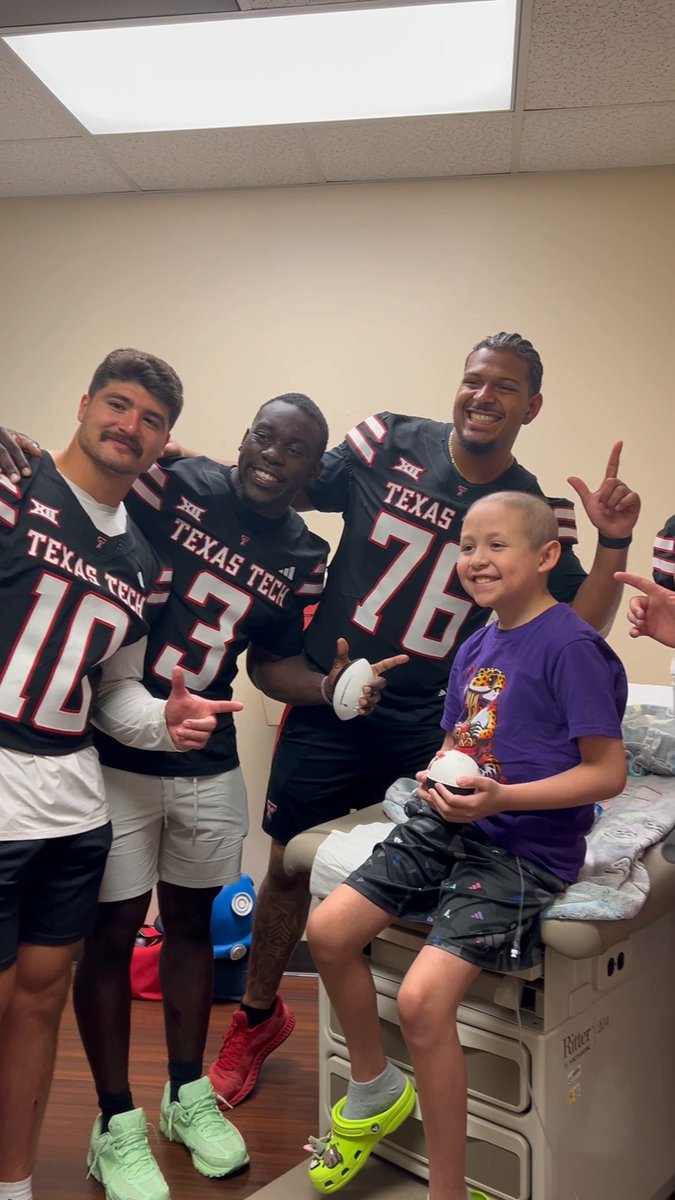 It’s a great day when Texas Tech Football makes a visit to Covenant Children’s! Thank you to captains @just_tahj, Behren MorŦon🌵, Bryce 🌵, Caleb Rogers, and Jacob Rodriguez 🌵 for making our patients’ and caregivers’ day. ❤️ Joey McGuire 🌵