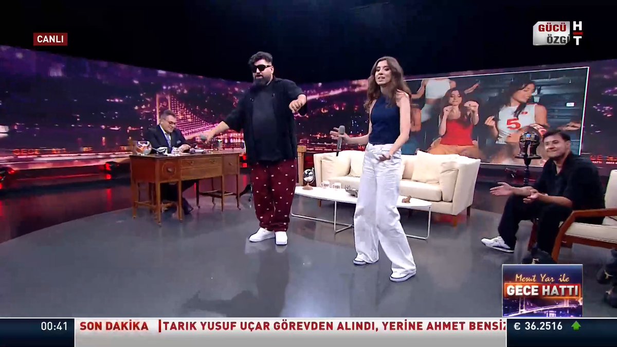 Eypio ve Asena İrmikci'nin Eller Oynasın (Erik Dalı) performansı