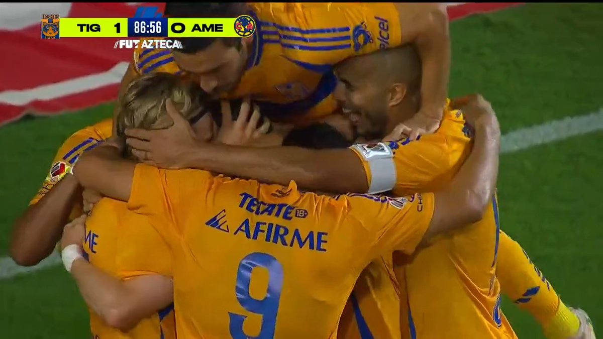 ¡Qué jugada se armaron Sebastián Córdova y Marcelo Flores!