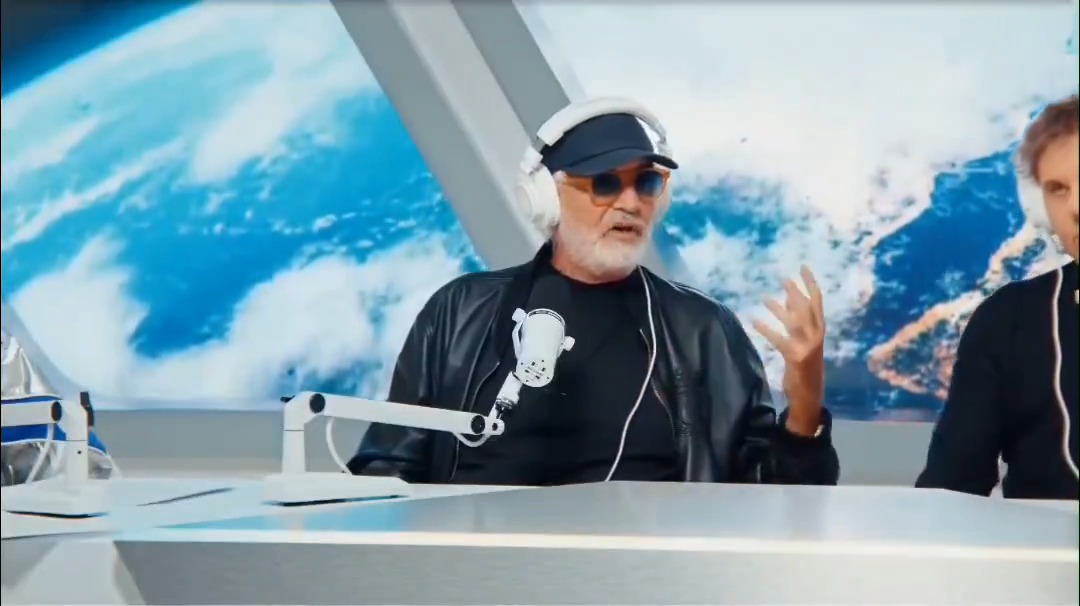 Briatore: "Come fa una famiglia a vivere con 6000€ al mese?" #2046 Qualcuno lo svegli.