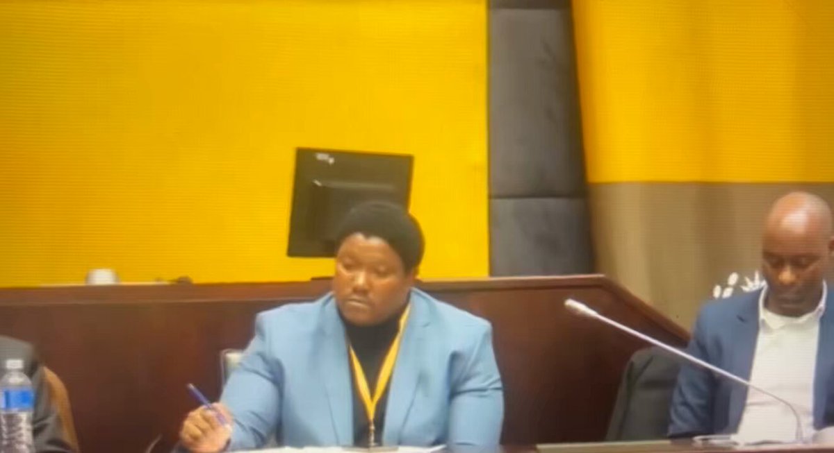 NCC Leader Fadiel Adams and MK Party Parliament Leader Dr Hlophe called out opportunistic media journalists for asking an irrelevant question to EFF Leader Julius Malema at the Progressive Caucus launch. Nicely done 🔥🔥 #ProgressiveCaucus