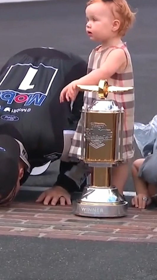 He's kissed the bricks twice. He forgot to kiss the bricks once. Kevin Harvick has some great memories at Indianapolis Motor Speedway. @KaitlynVincie | Mamba Smith | #NASCAR