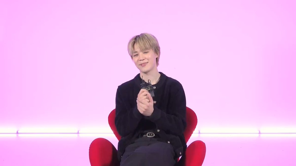 #Jimin 2nd Solo Album『MUSE』配信開始🐥💐 1年4か月ぶりにソロアルバムリリースです🥹💜 タイトル曲「Who」を含む7曲すべて、"愛" がテーマとなっている今作🥰📼 ARMYの皆さま宛に届いたコメントと一緒に、全曲たっぷりお楽しみください🌻 #지민 #Jimin_MUSE #Jimin_Who 🎧