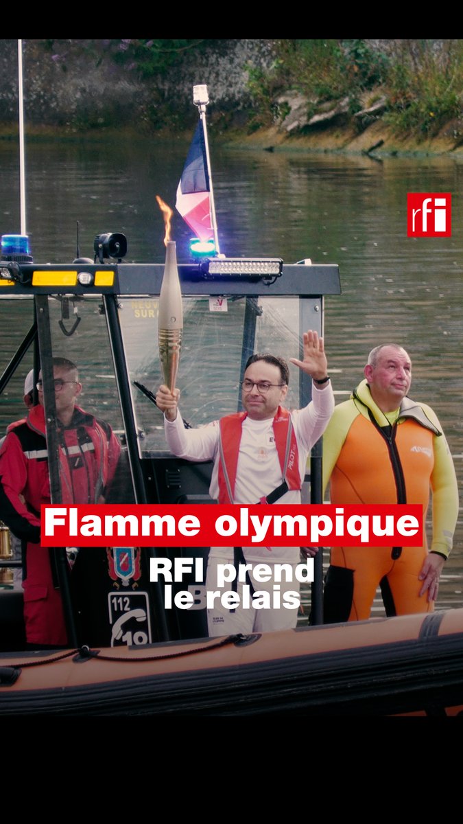 La flamme olympique est arrivée à Pontoise à bord d’un bateau de pompiers Christophe Diremszian Christophe Diremszian du service des sports de RFI en a été le premier porteur 🔥 Les différents relayeurs porteront cette flamme jusqu’à la cérémonie d’ouverture le 26 juillet #Paris2024 #JO2024 🥇