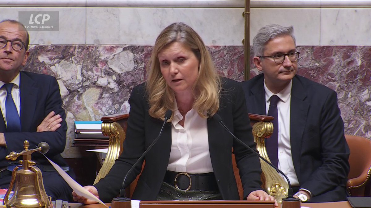Le code électoral "précise que l'incompatibilité entre le mandat de député et les fonctions de ministre ne prend pas effet si le gouvernement est démissionnaire", répond Yaël Braun-Pivet (EPR) à David Guiraud (LFI). "Il n'y a pas des demi-députés." #DirectAN