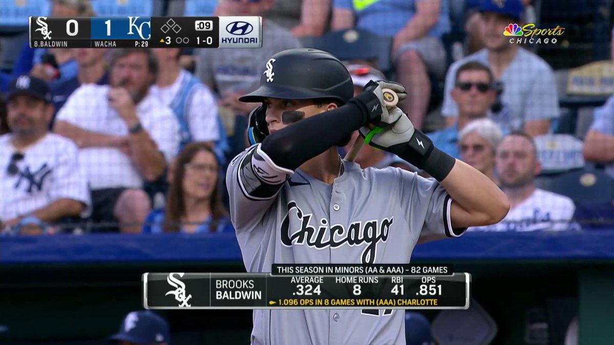 Brooks Baldwin singles in his first major league at-bat 👏