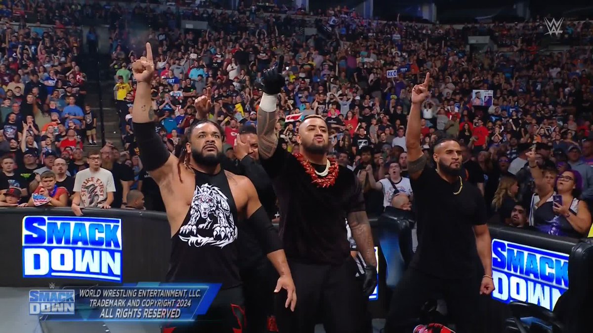 This is CHAOS! Will anyone be able to stop #TheBloodline?! 😳 #SmackDown
