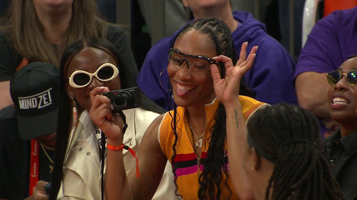 A'ja Wilson wore matching glasses to support Allisha Gray 😂❤️