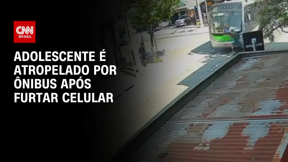Um adolescente de 17 anos morreu atropelado por um ônibus poucos segundos após furtar o celular de um idoso de 71 anos. O caso ocorreu na última sexta-feira (19) no bairro da Lapa, zona oeste de São Paulo. #AgoraCNN