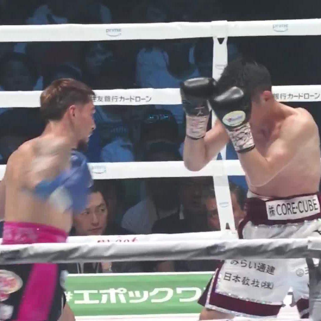 Punching the guard out the way for the KO 😳