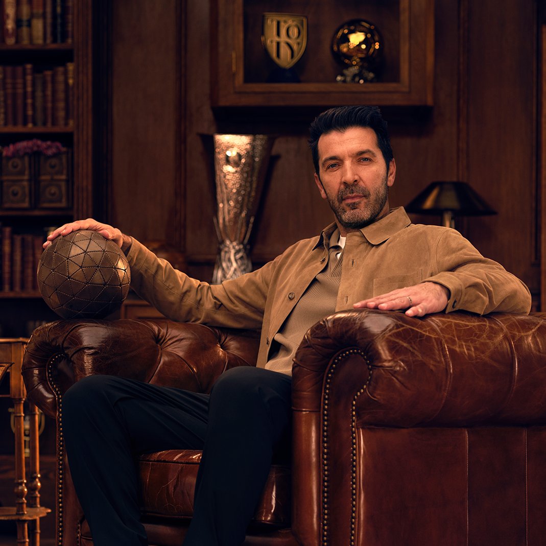 17 trophies. 5 stars. 1 Ultimate Cover. Behind the scenes of the FC 25 Ultimate Edition cover shoot. Pre-Order #FC25 Now.