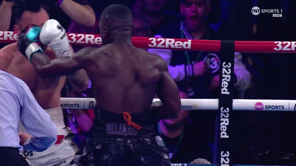 Absolutely incredible from 🇬🇧Ekow The Engine Essuman🇬🇭 💣 Ekow Essuman knocks out Owen Cooper with a wicked left hook in the tenth &amp; final round... wow! #Magnificent7 | #HeaneyPauls2