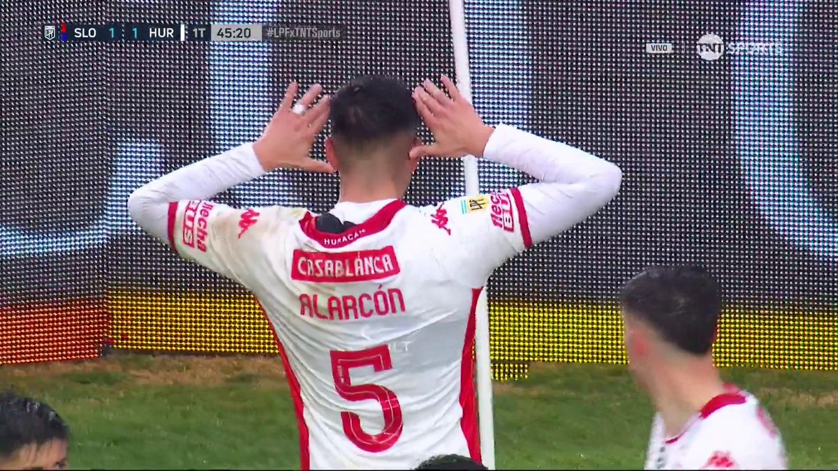 Lo amonestaron por hacer el topo gigo, esta muriendo el futbol